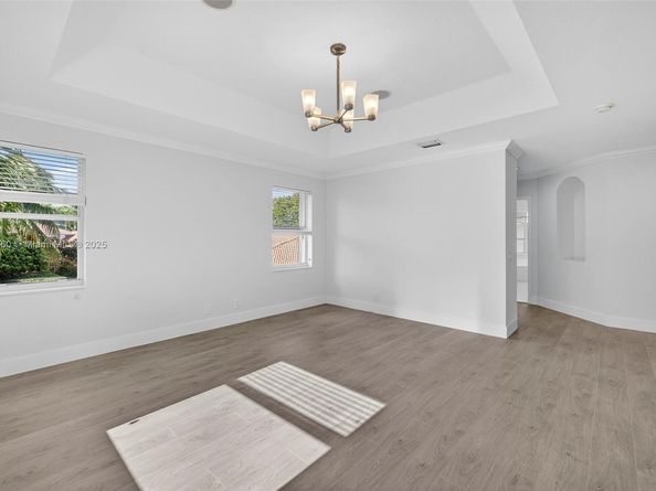 1781 Harbor Pointe Cir, Weston FL 33327