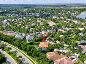 1781 Harbor Pointe Cir, Weston FL 33327