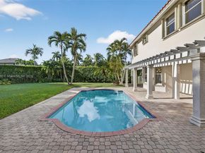 1781 Harbor Pointe Cir, Weston FL 33327