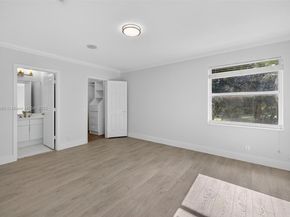 1781 Harbor Pointe Cir, Weston FL 33327