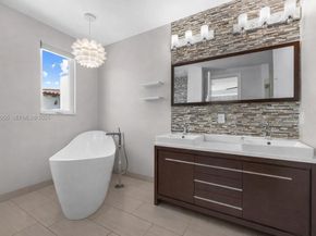 1317 NE 2nd St, Fort Lauderdale FL 33301