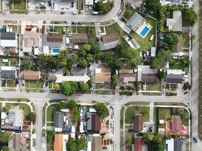 20001 NW 43rd Pl, Miami Gardens FL 33055