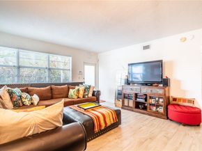 350 S Shore Dr 4, Miami Beach FL 33141