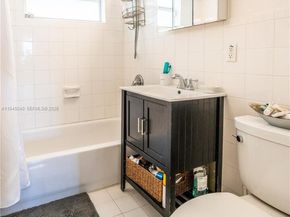 350 S Shore Dr 4, Miami Beach FL 33141