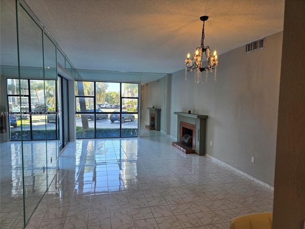 20505 E Country Club Dr 138, Aventura FL 33180