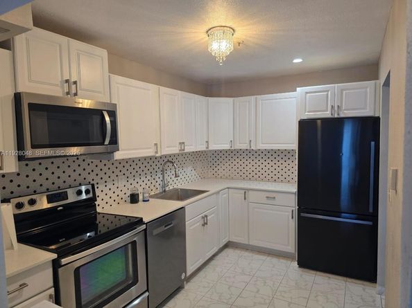 20505 E Country Club Dr 138, Aventura FL 33180