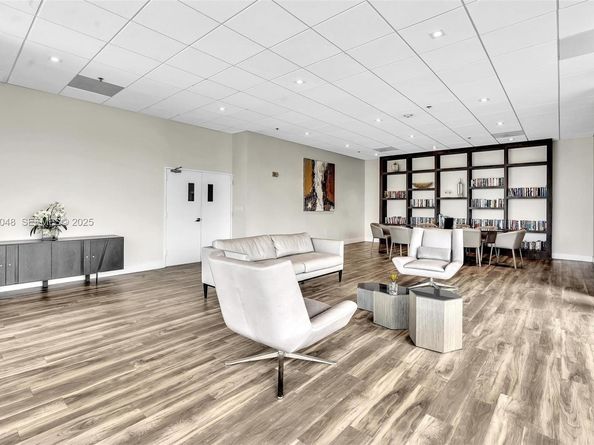 20505 E Country Club Dr 138, Aventura FL 33180