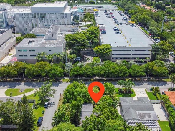 6256 SW 32nd St, Miami FL 33155