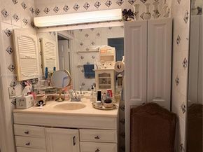 19804 NW 67th Ct, Hialeah FL 33015