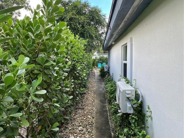 12685 NW Miami Ct, North Miami FL 33168