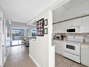 410 Golden Isles Dr 407, Hallandale Beach FL 33009