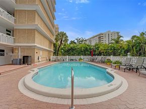 410 Golden Isles Dr 407, Hallandale Beach FL 33009