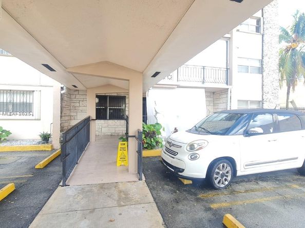 3640 NW 9th st 105, Miami FL 33125