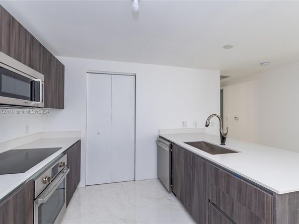 488 NE 18th St 2810, Miami FL 33132