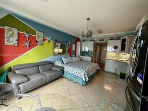 6345 Collins Ave 435, Miami Beach FL 33141