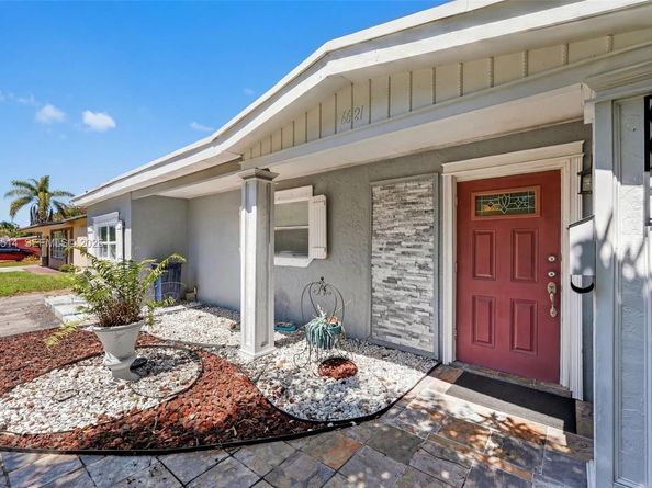 6621 NW 21st St, Sunrise FL 33313