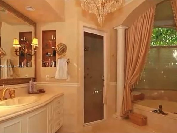 2301 Alhambra Cir, Coral Gables FL 33134