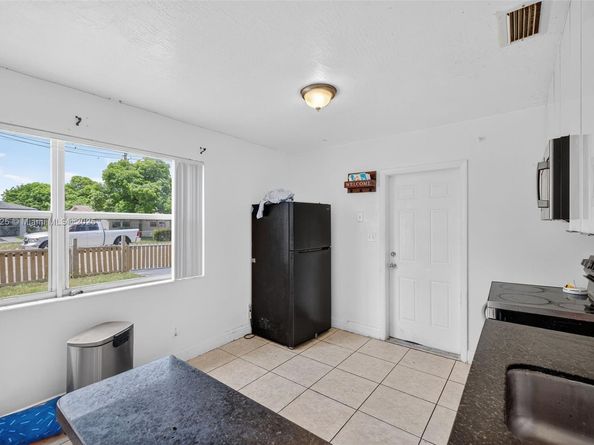 2779 NW 9th Pl, Fort Lauderdale FL 33311