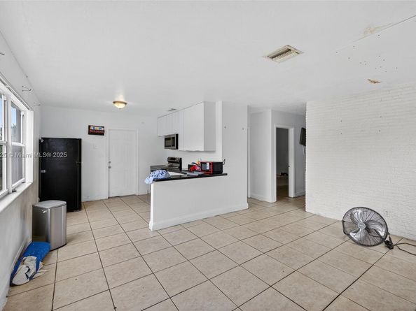 2779 NW 9th Pl, Fort Lauderdale FL 33311