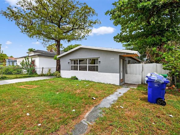 2779 NW 9th Pl, Fort Lauderdale FL 33311