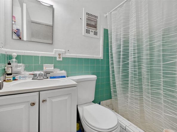 2779 NW 9th Pl, Fort Lauderdale FL 33311