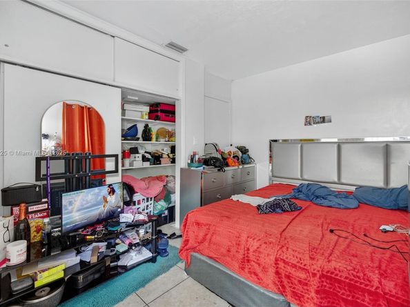 2779 NW 9th Pl, Fort Lauderdale FL 33311