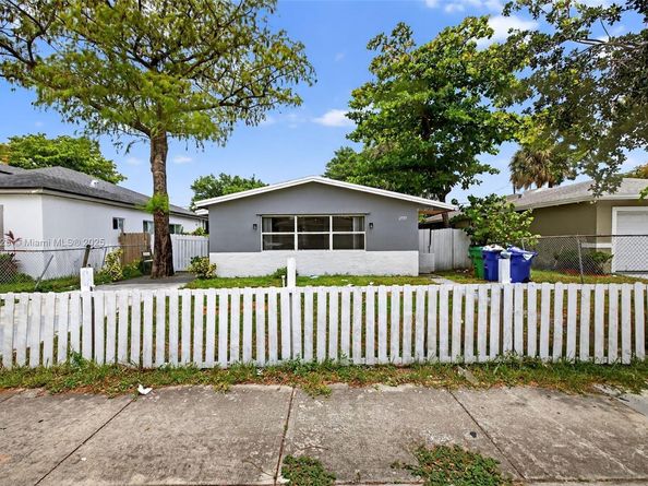 2779 NW 9th Pl, Fort Lauderdale FL 33311
