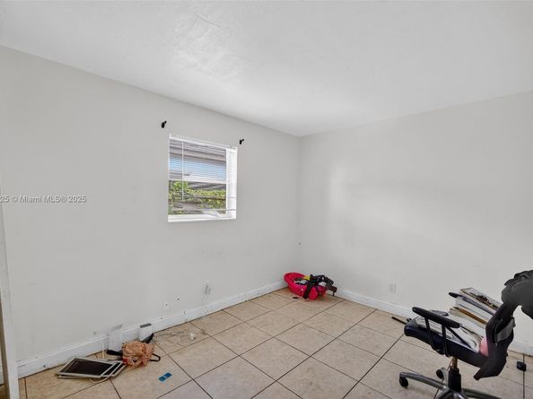 2779 NW 9th Pl, Fort Lauderdale FL 33311