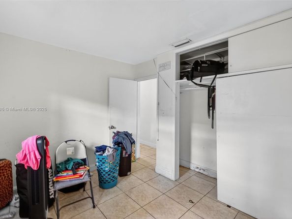 2779 NW 9th Pl, Fort Lauderdale FL 33311