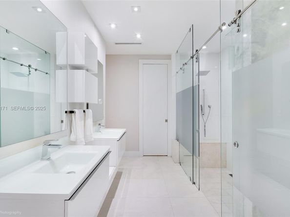 137 W Shore Dr W, Miami FL 33133