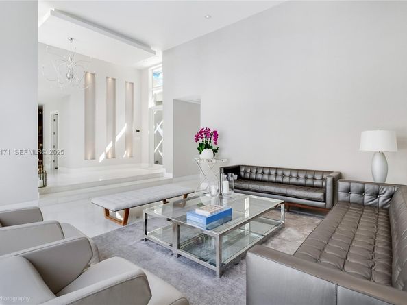 137 W Shore Dr W, Miami FL 33133