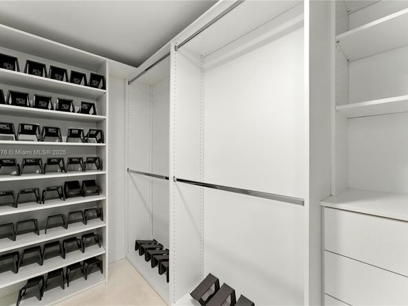 16385 Biscayne Blvd 301, North Miami Beach FL 33160