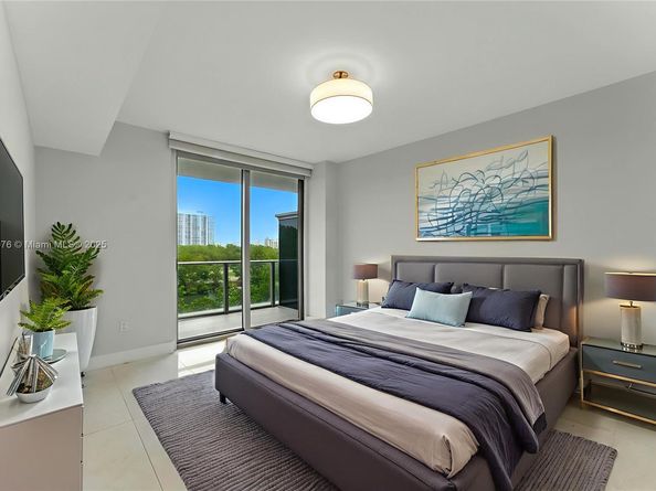 16385 Biscayne Blvd 301, North Miami Beach FL 33160