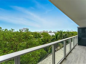 16385 Biscayne Blvd 301, North Miami Beach FL 33160