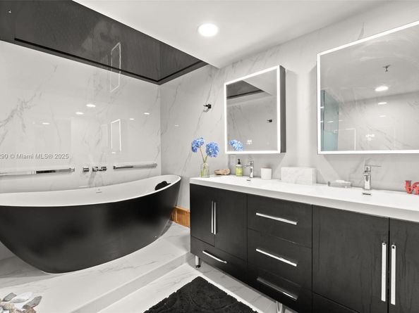 9 Island Ave 406, Miami Beach FL 33139