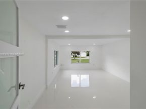 224 E Acre Dr, Plantation FL 33317