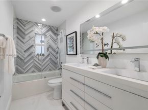 224 E Acre Dr, Plantation FL 33317