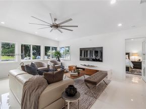 224 E Acre Dr, Plantation FL 33317