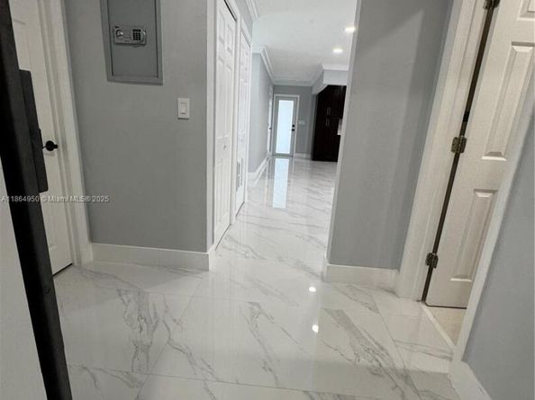 1433 SW 92nd Pl, Miami FL 33174