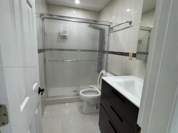 1433 SW 92nd Pl, Miami FL 33174