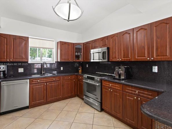 4190 Pamona Ave, Miami FL 33133