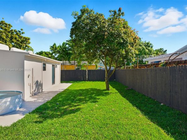 2544 SW 19th St, Miami FL 33145