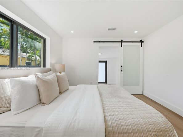 2544 SW 19th St, Miami FL 33145