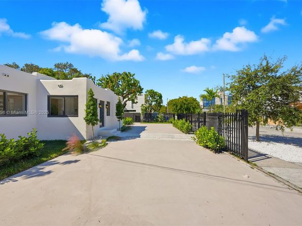 2544 SW 19th St, Miami FL 33145