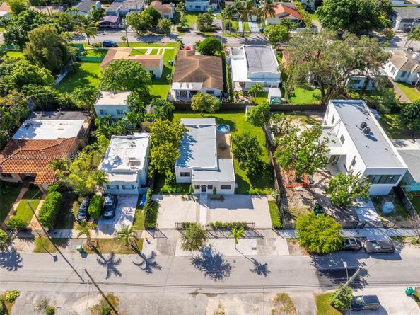 2544 SW 19th St, Miami FL 33145