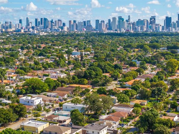 2544 SW 19th St, Miami FL 33145