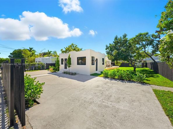 2544 SW 19th St, Miami FL 33145