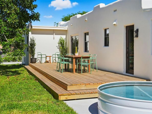 2544 SW 19th St, Miami FL 33145