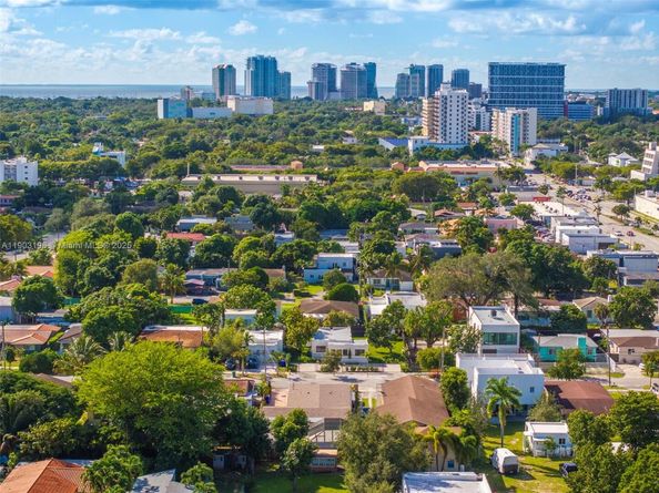 2544 SW 19th St, Miami FL 33145