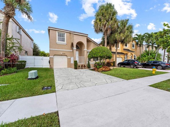 15181 NW 6th Ct, Pembroke Pines FL 33028